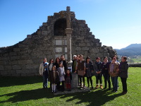 Alfoz homenaxea ás mulleres este domingo, 6 de marzo. Haberá unha ofrenda floral e a lectura duns versos, a cargo de Carmen Geada.