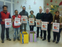 La asociación cultural Arroutados, de San Ciprián, organiza un año más su campaña de recogida de juguetes, que irá destinada a Cruz Roja de Burela. 