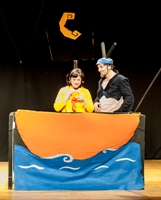 A obra musical A nena e o grilo nun barquiño, da compañía de teatro de Magín Blanco, chega este sábado a Burela. Representarase a partir das 17:30 horas na Casa da Cultura.