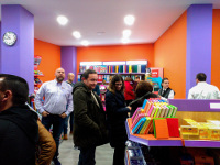 Abrió en Ribadeo la primera tienda de la cadena de papelería Folder en la provincia de Lugo. 
