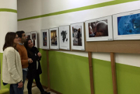 Ata o 13 de novembro pódese visitar na Casa da Cultura de Burela a exposición "Imaxes con fondo", do Fondo Galego de Cooperación e Solidariedade.