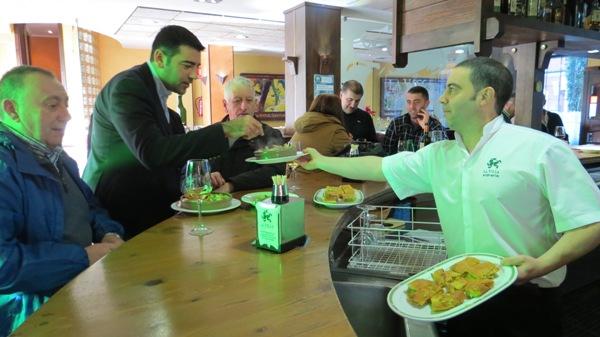 Jesús Liste Otero, xefe de cociña da Escola de Hostalería do IES de Foz, será o pregoeiro da XII Festa do Berberecho que se celebrará na vila os días 23, 24 e 25 deste mes.