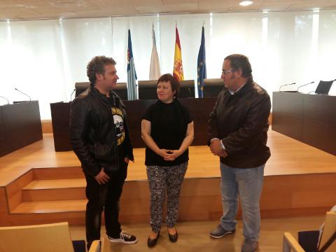 A Escola de Música de Burela conta para este novo curso 2016/17 con clases de canto, que imparte unha cantante lírica de orixe ruso.