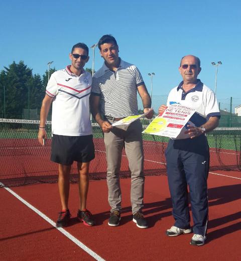 O XVIII Torneo de Tenis Vila de Foz disputarase do 1 ao 7 de agosto nas pistas de Marzán. O evento foi presentado polo alcalde e por directivos do Club de Tenis.